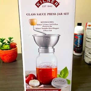 Glass sauce press jar set
